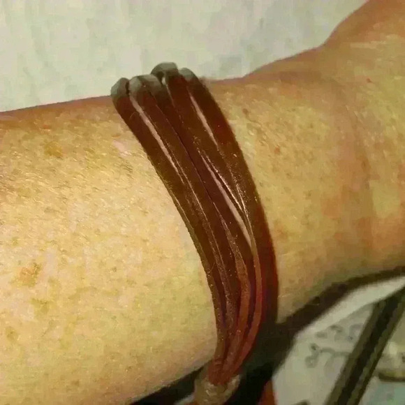 Handmade Leather Unisex Bracelet - Picture 2 of 4